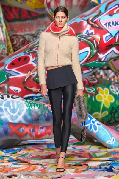Look 30